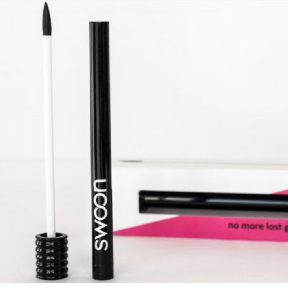 Swoon Universal Lipgloss Scoop & Applicator